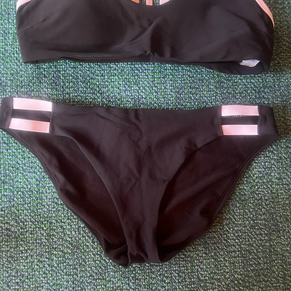 Athleta Two Piece Black and White Bikini - Picture 3 of 7